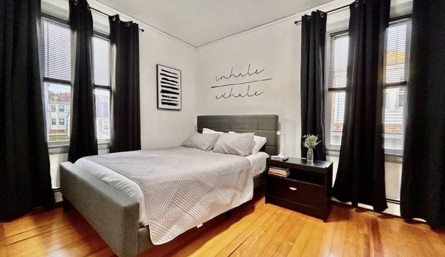 North End Cityscape, 2 bed, 1 bath, conveniently located