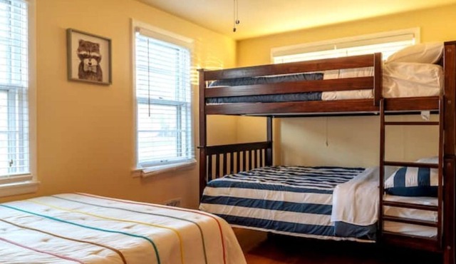 NorthBeach Retreat 5BR, short walk to zoo & beach