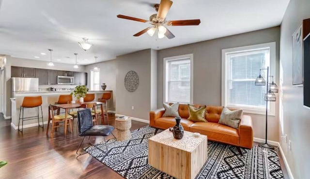 Oakley Square 2BR Condo-Walkable with Free Parking