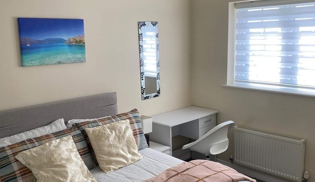 Oasis Abode @ Ashover Newcastle: Two ensuites, and two double beds room.