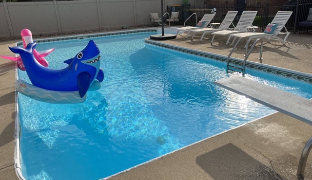 Oasis w/Heated Salt Water Pool