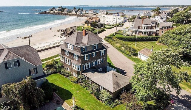 Ocean/Beach With Magnificent Views: A Unique New England Experience !