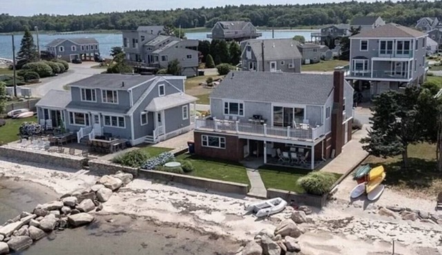 Ocean front, private beach, deck, fire pit, covered patio, paddleboards & more!
