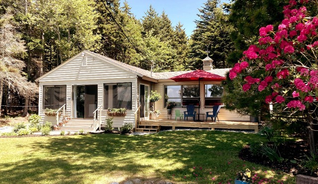 Ocean-view cottage near beach with deck, grill, & full kitchen