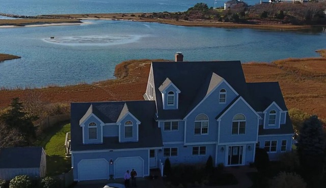 Ocean Views From Every Room, Beach 30 Seconds Away!