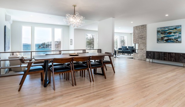 Oceanfront - Luxury Modern Home - Heated Pool & Hot Tub - 10 min to Old Port