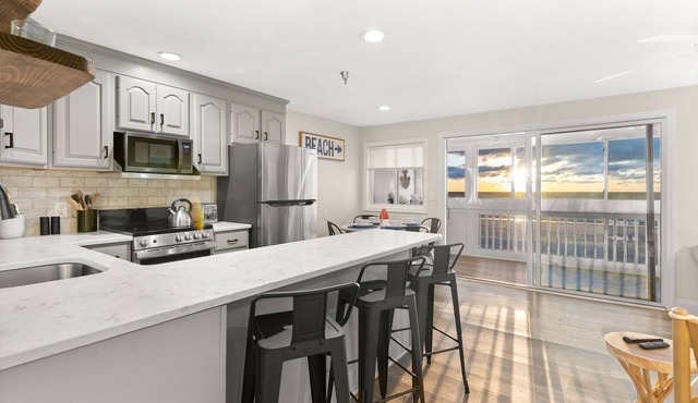 Oceanside condo ON Hampton Beach