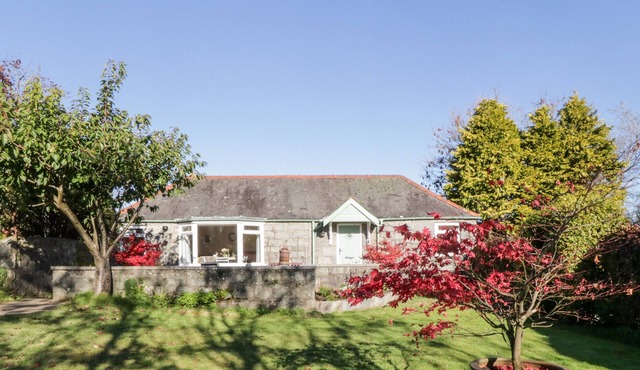OLD KILN COTTAGE, romantic, luxury holiday cottage in New Abbey