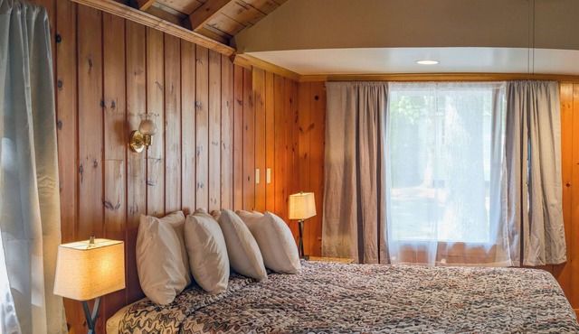 One Bedroom Cabin Cosy and Comfortable Cabin 10C