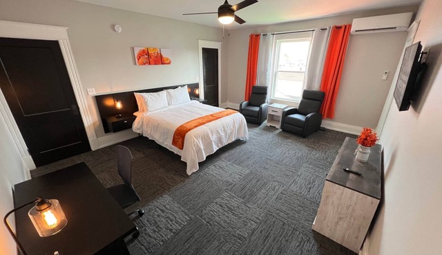 Orange Dream Room 🚭 @ Homestay On Main