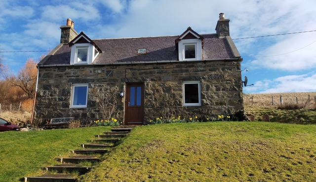ORNUM, pet friendly, character holiday cottage in Bettyhill