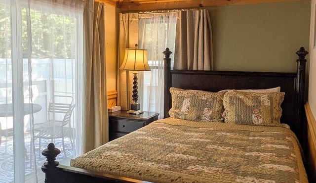 Our Comfortable Cabin with Two Bedrooms Cabin 6