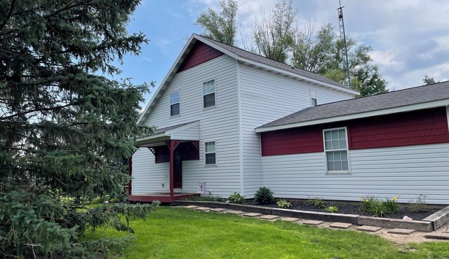 Our farmhouse only 8 miles from Luke Bryan concert venue for September 19!