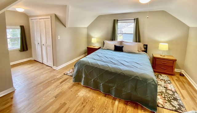 Outpatient Housing, Super Close to Cleveland Clinic, Fully Fenced-in Backyard
