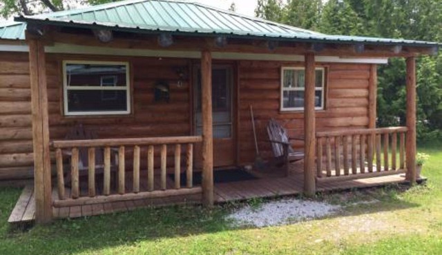 Papins Resort Cabin #4