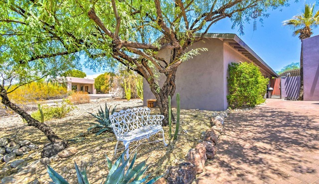 Paradise Valley Cottage Near Hiking Trails!