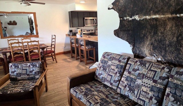 Paradise View Condo - Fireplace & Mountain Views
