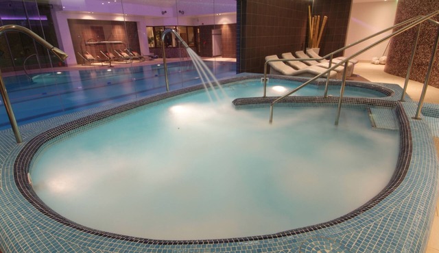 Parklands Hotel & Country Club