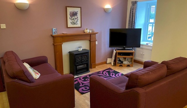 Pass the Keys | Charming 3br Listed Cottage in Historic Wigtown