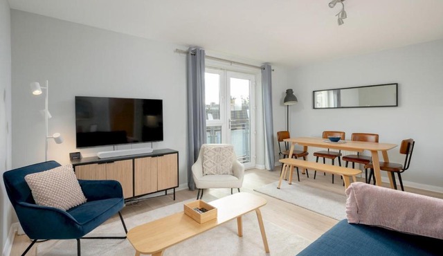 Pass the Keys Spacious Bright Modern Edinburgh City Flat