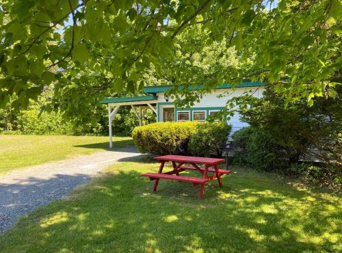 PATIO MOTOR COURT