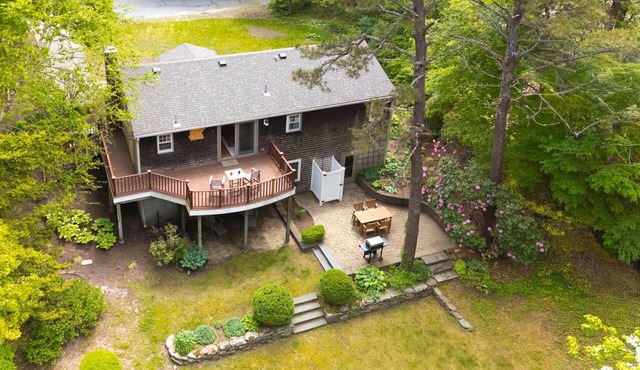 Peaceful 2-bedroom house with AC in charming Dennis
