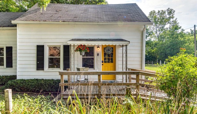 Peaceful Franklin Cottage ~ 1 Mi to Downtown!