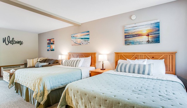 Peaceful gem with golf course - near Noah’s Ark & Mt. Olympus