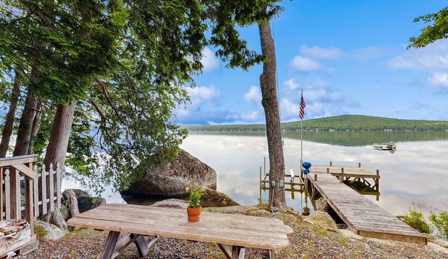 Peaceful Lakefront Escape with Outdoor Dining, Beach Access, Deck & Firepit