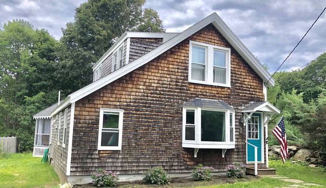 Peaks Island Peak-A-Blue Cottage sleeps 8
