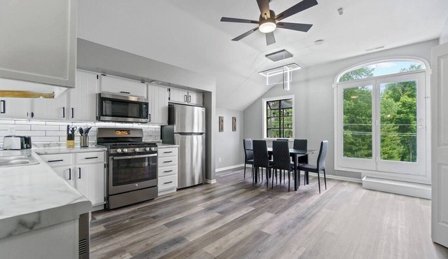 Penthouse Apartment in Historic Mansion | City Views