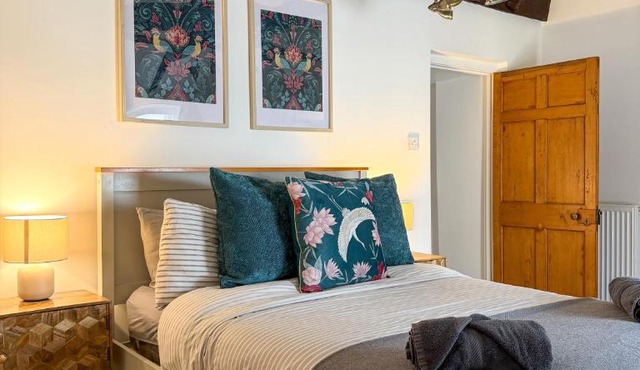 Penthouse Retreat - 2 bed flat, sleeps 4 - Brampton Town Centre, Hadrians Wall