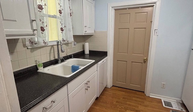 Perfect 1-Bedroom Brookside Place Close to Shopping