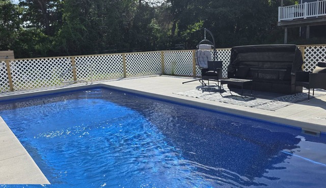 Perfect 3-bedroom house with heated pool in charming Kennebunk