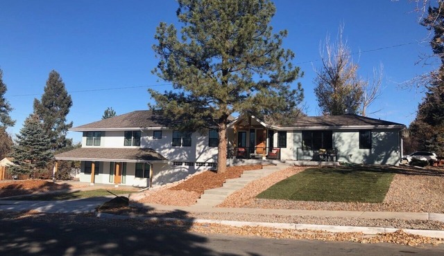 Perfect Location! 3 blocks to vibrant Downtown. Steps to bike and hiking trails!
