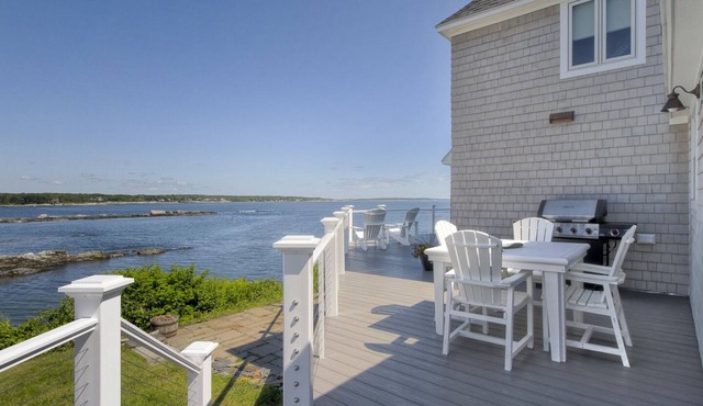 Perfect Maine Cottage with spectacular ocean and lighthouse views