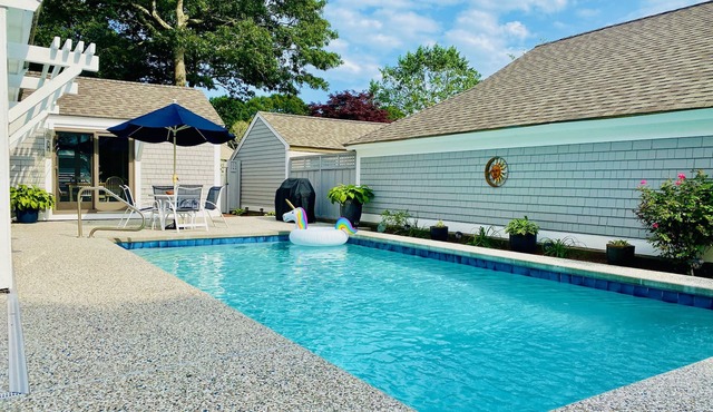 Perfect Vacation House with Private Pool in New Seabury