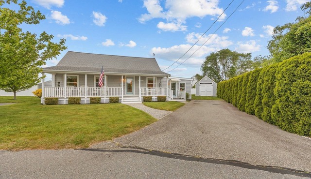 Perfect World Cup home : Cape Cod Charm & Comfort. Walk to private beach