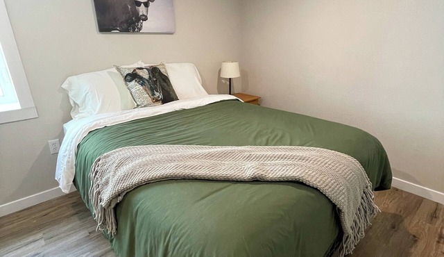 Pet friendly - 4-bedroom house in enjoyable Ogallala with WiFi, AC