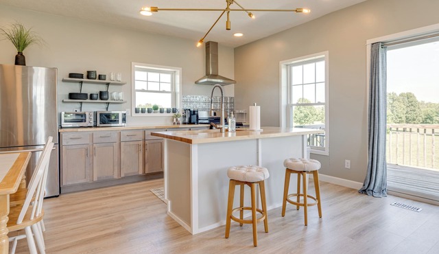 Pet-friendly Countryside Retreat in Whiteland!