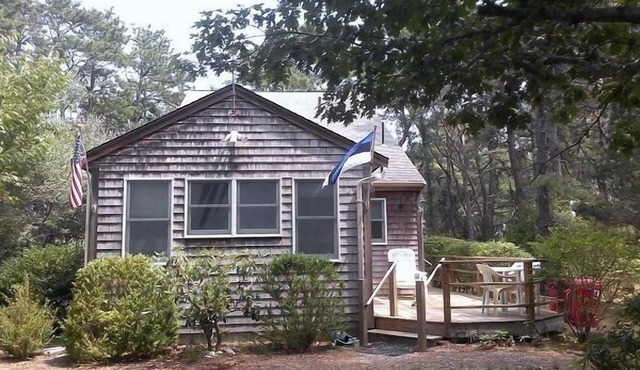 Pet Friendly Home, Short Walk to the Beach! (1807)