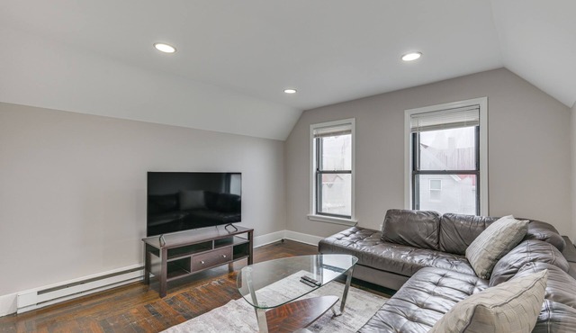 Pet-Friendly Malden Apartment: 7 Mi to Boston!