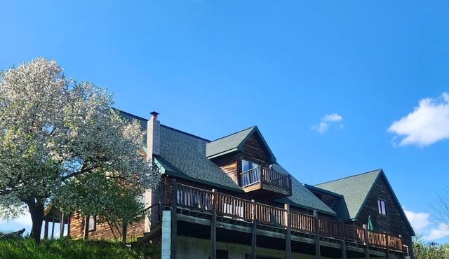 Phantom Pines Lodge | 3-Story, Private Golf Course View