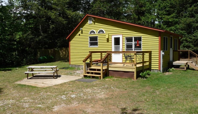 Pictured Rocks area Lake Front Cottage in Upper Peninsula Michigan