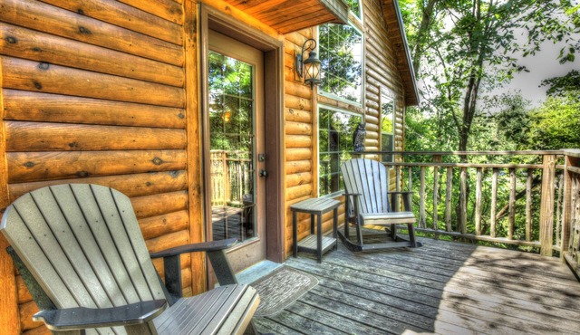Pine Cove Treehouses & Cabins