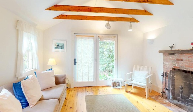 Pine Grove Cottage