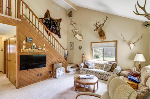 'Pine Haven' Family Escape in Menahga: Fish & Hunt