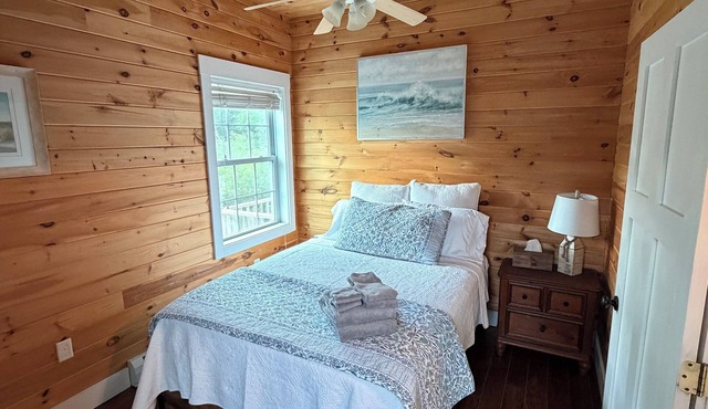 Pine Point Beach Lookout Entire 1 bedroom rental unit .5 miles from the beach