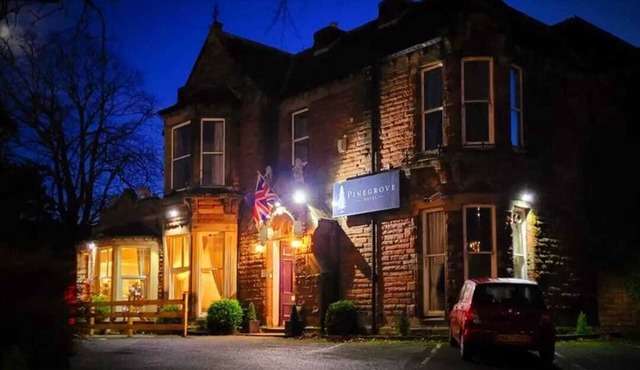 Pinegrove Hotel