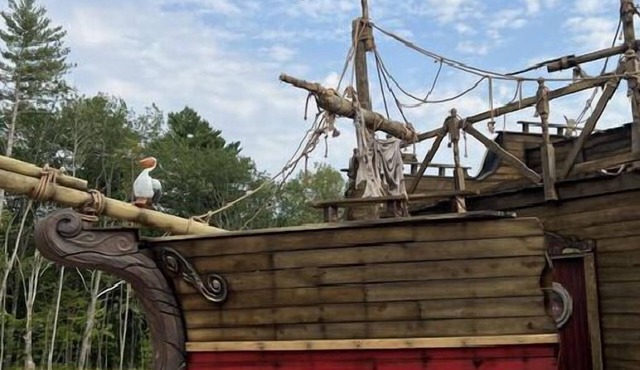 Pirate Ship - Deluxe Cabin #3 on map
